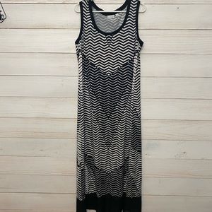 Kim Rogers size petite X-Large black and white chevron striped tank dress.
